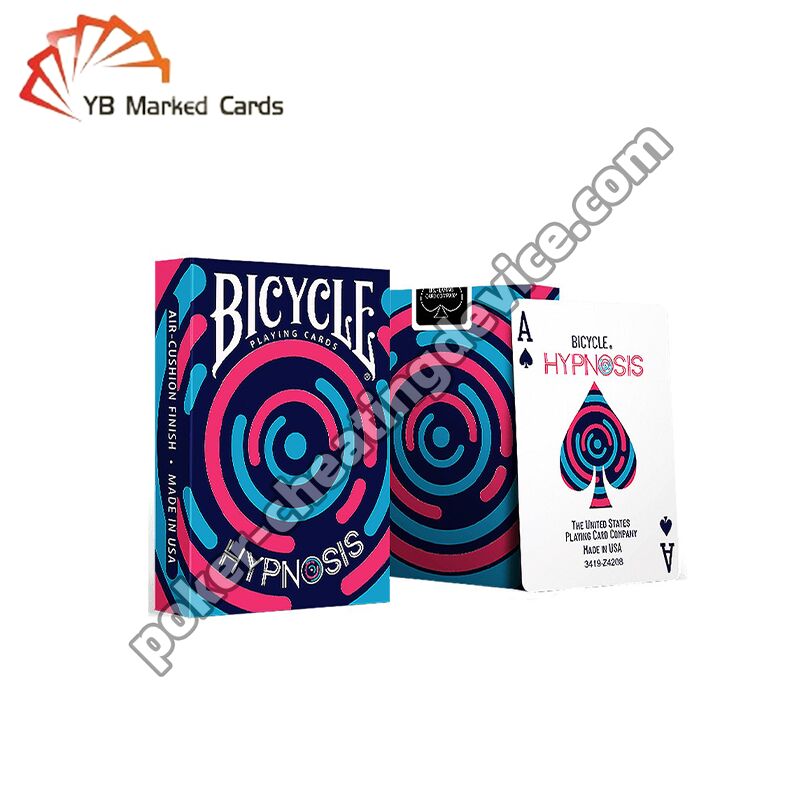 눈에 보이지 않는 잉크로 표시된 카드용 적외선 콘택트 렌즈입니다.