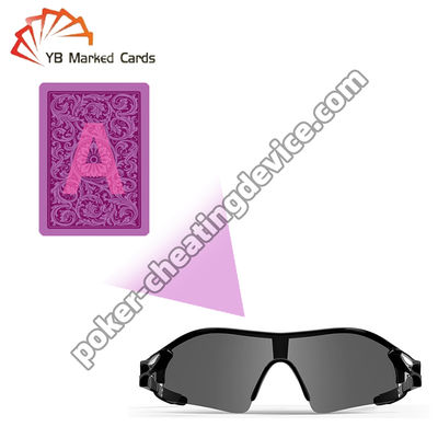 표시된 카드 게임용 안경 포커